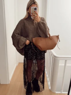 Hello Moon Shop Pull BRED Outlet