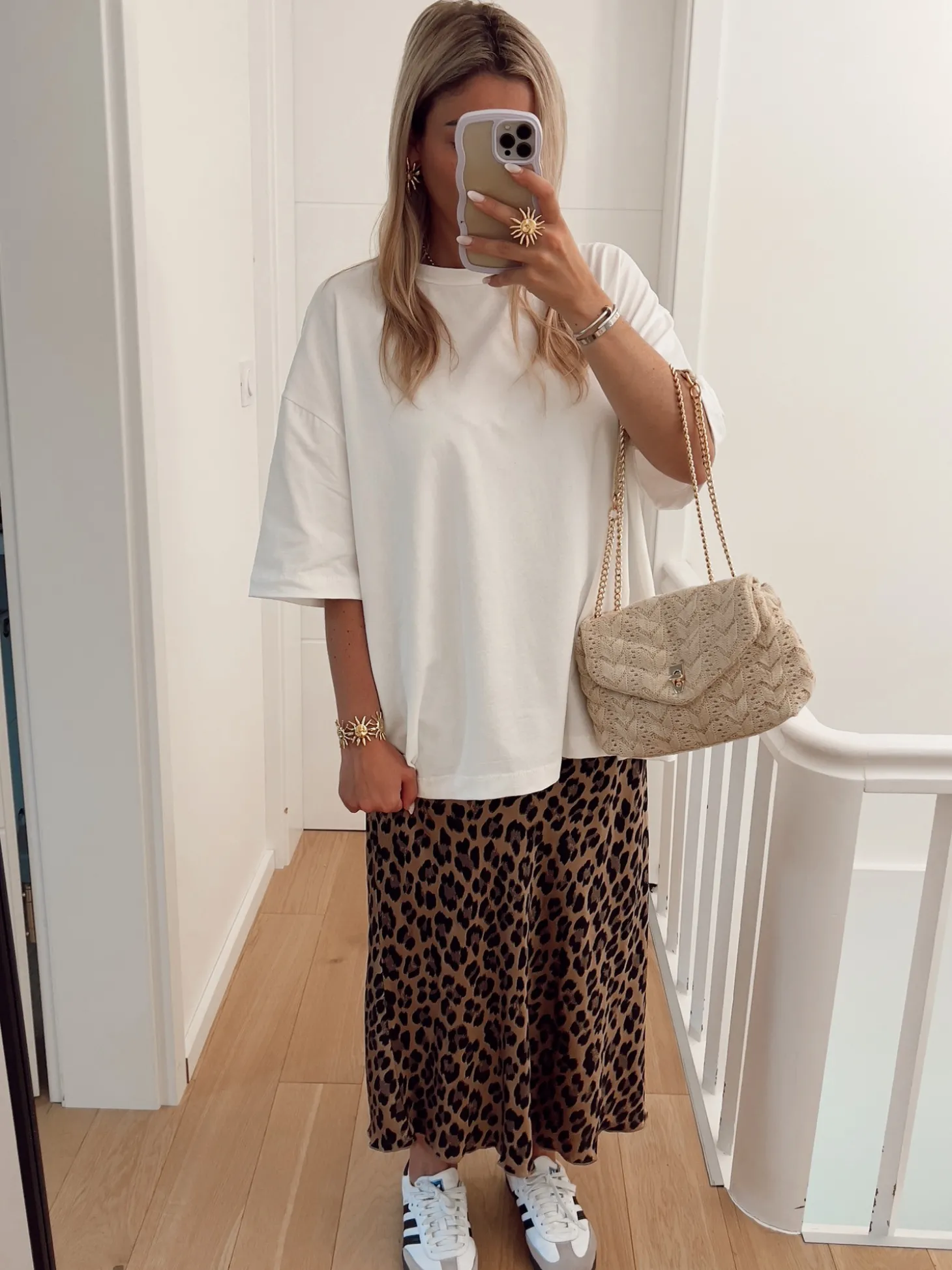 Hello Moon Shop T-shirt LAVOIE Cheap